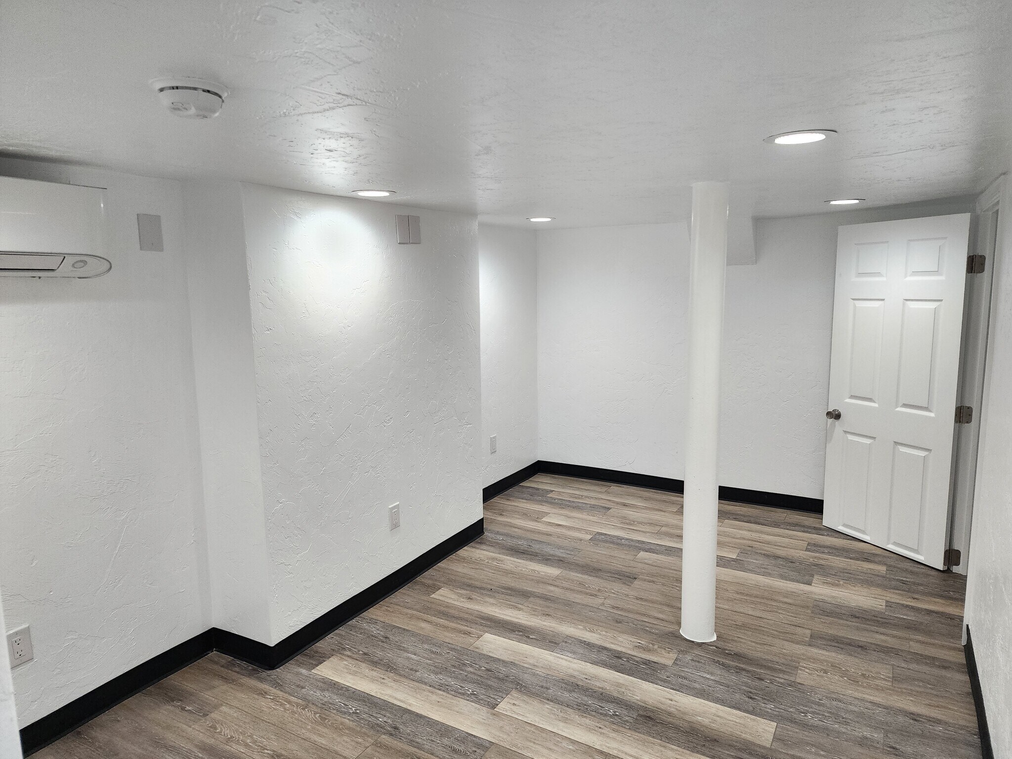 Building Photo - 21 S 4th St