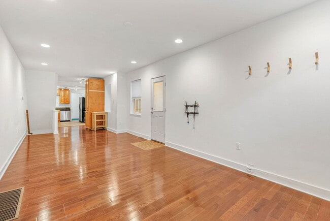 Building Photo - 918 N 26th St