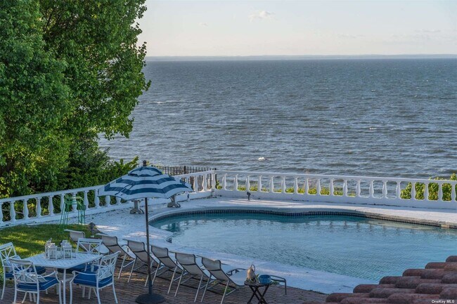 Building Photo - 10 Beach Hill Dr