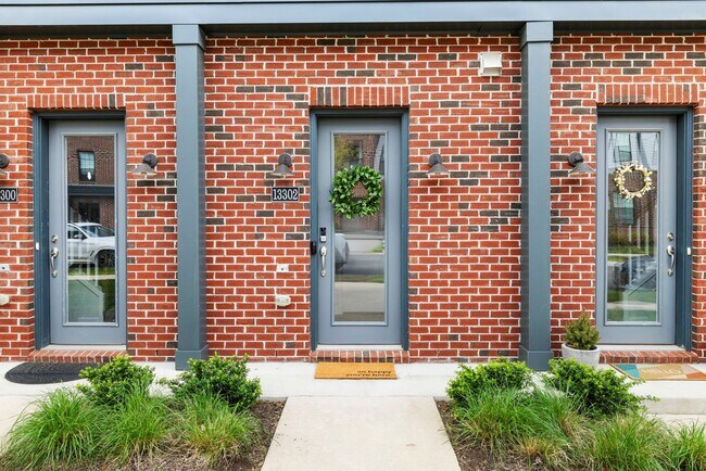 Building Photo - 13302 Coalfield Station Ln
