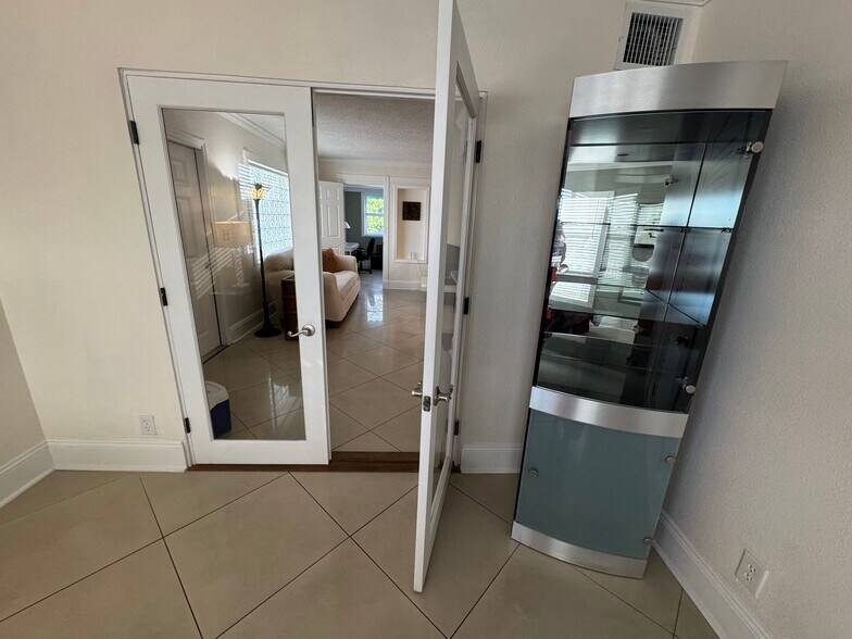 Building Photo - 112 S Federal Hwy