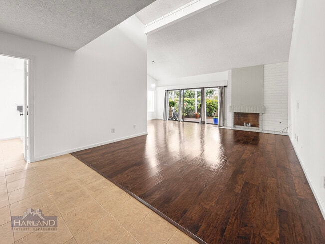 Building Photo - 5820 Caminito Cardelina