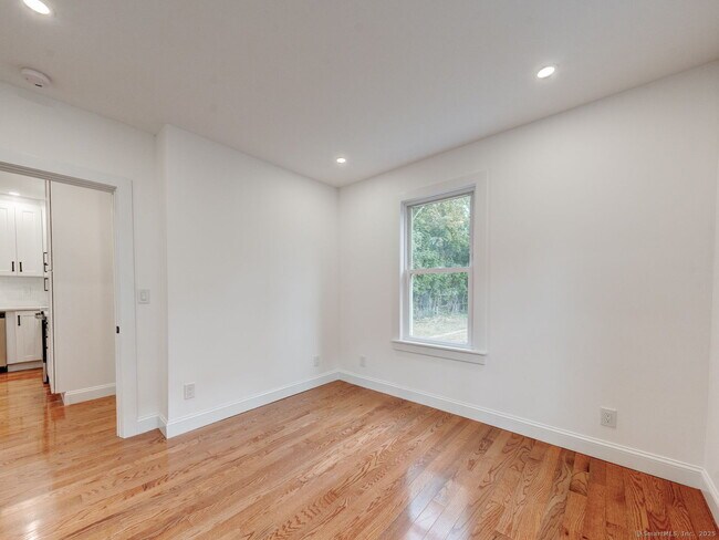 Building Photo - 44 Wallace Row