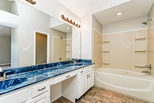 Building Photo - 86 Easton Point Way