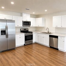 Building Photo - 1040 El Camino Dr
