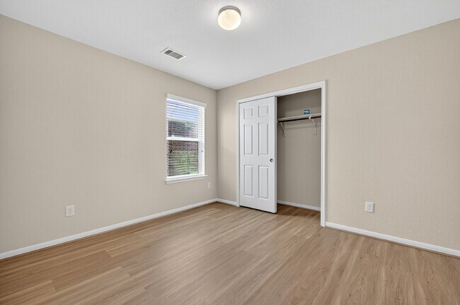 Building Photo - "3-Bed with 2 Full Baths in Katy – Spaciou...