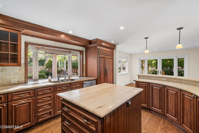 Building Photo - 3801 Mainsail Cir