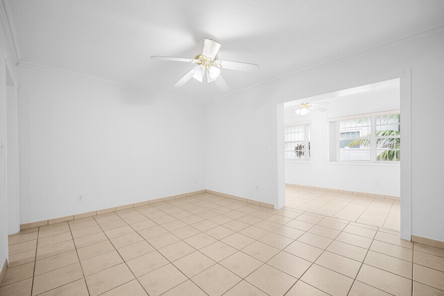 Building Photo - 3675 SW 23rd St
