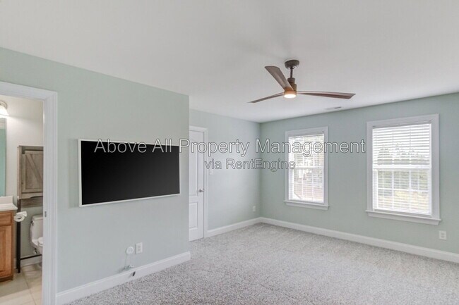 Building Photo - 2041 Jadewood Dr