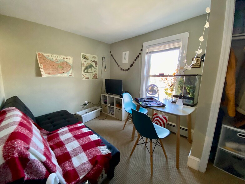 Building Photo - 12 Shepherd Ave