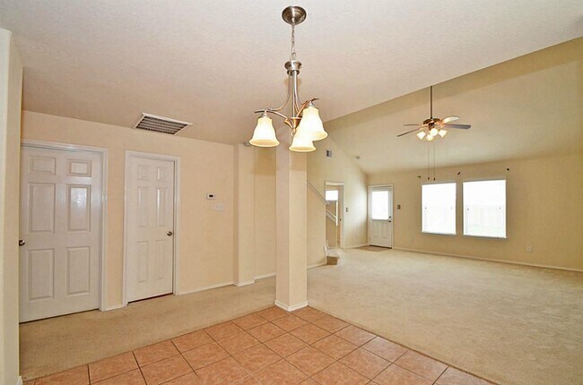 Building Photo - 5327 Stonegate Dr