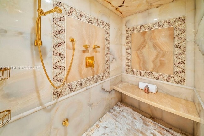 Building Photo - 7471 Fisher Island Dr