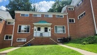 Building Photo - Arlington 3 Level Rowhouse