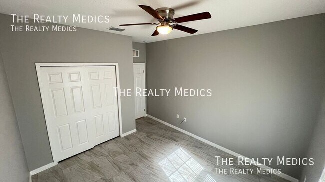 Building Photo - 1247 San Matio St