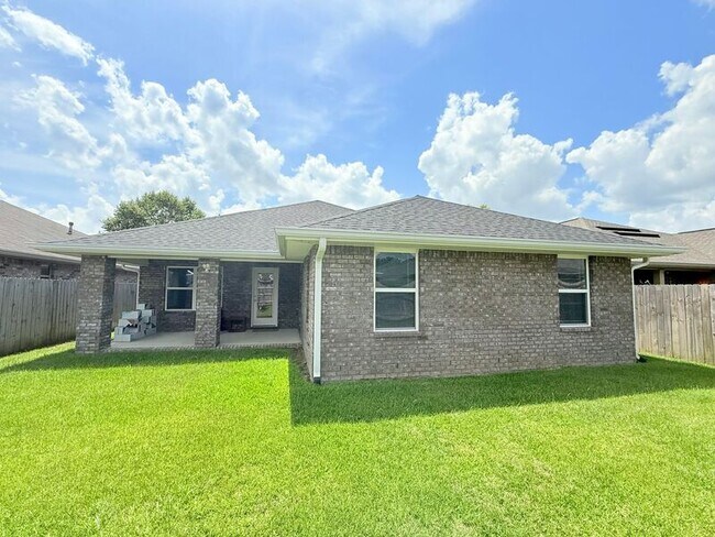Building Photo - 4117 Hazelhurst Dr