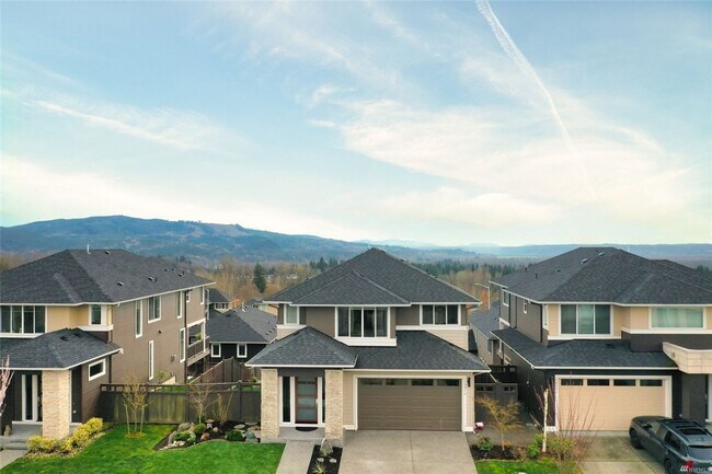 Building Photo - Beautiful 4 bed/2.5 bath dream home in Mon...