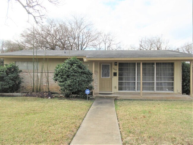 Primary Photo - Adorable 2-bedroom/1-bath Duplex in Rosedale