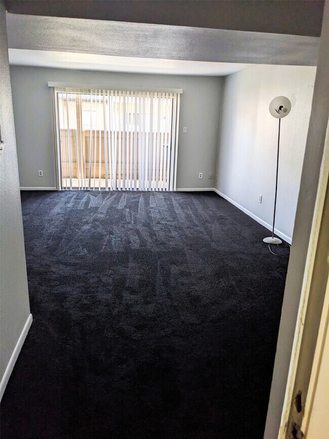 Building Photo - 8421 Hearth Dr