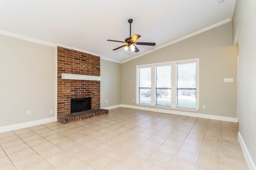 Building Photo - 309 Chasmier Way