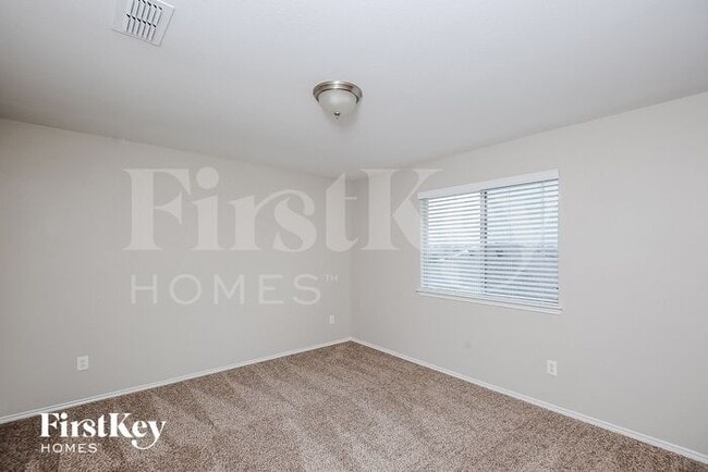 Building Photo - 312 Heritage Dr