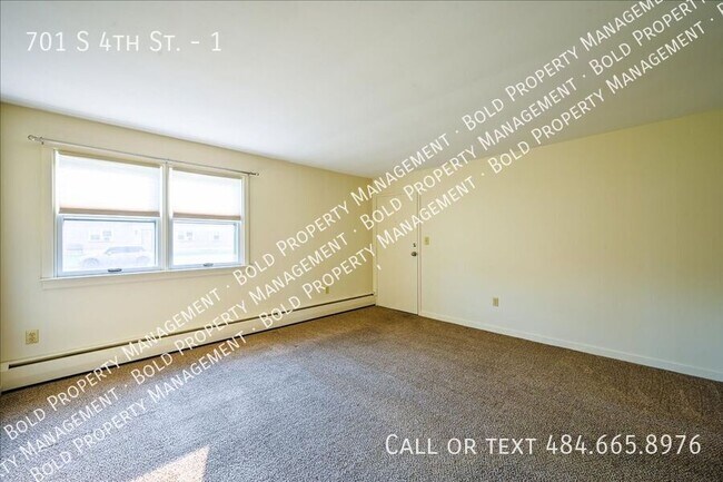 Building Photo - 701 S 4th St