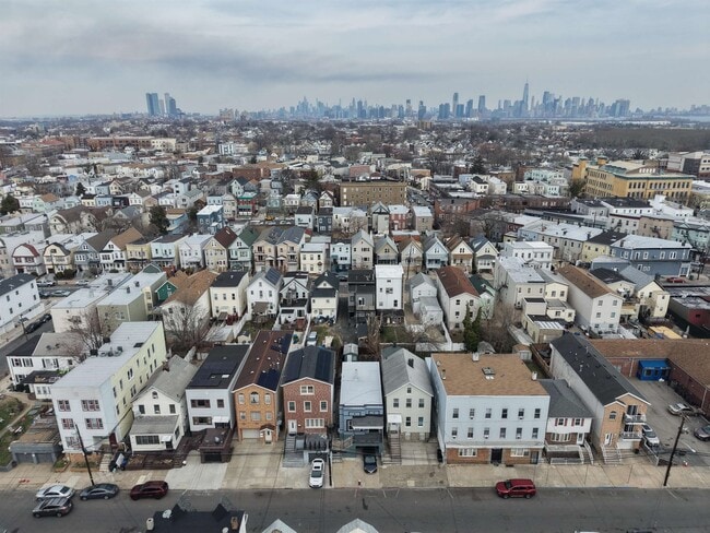 Building Photo - 42 Greenville Ave