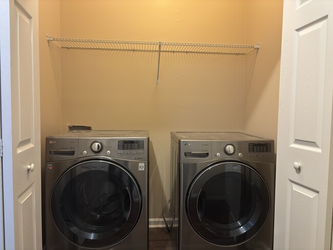 Building Photo - 3410 Camens Ct NE