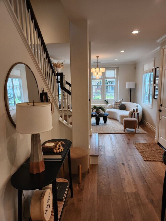 Building Photo - Highly Upgraged Ladera Ranch Home