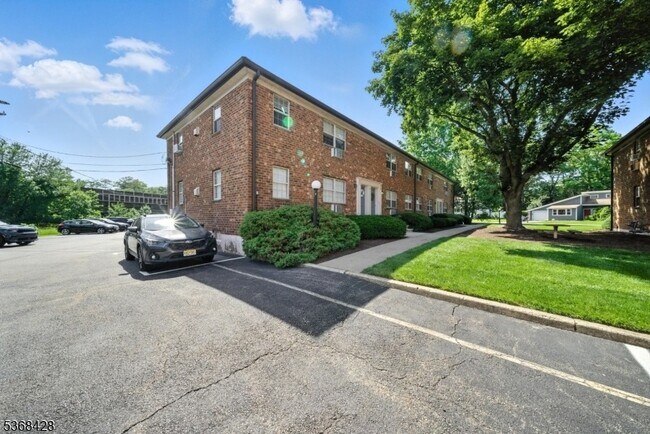 Building Photo - 19 Savage Rd