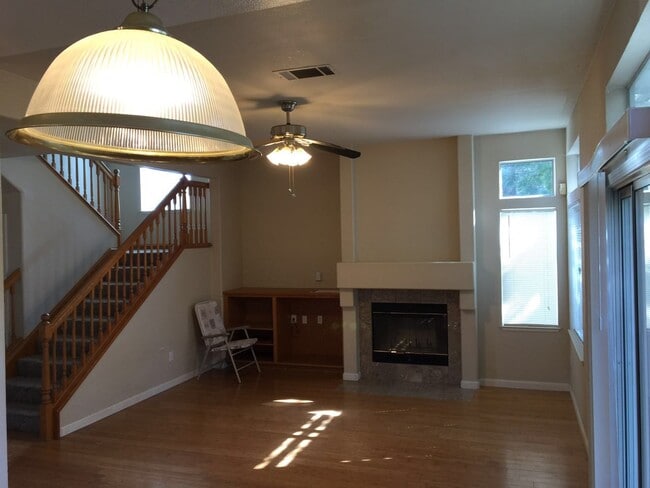 Building Photo - 5124 Paddock Ct