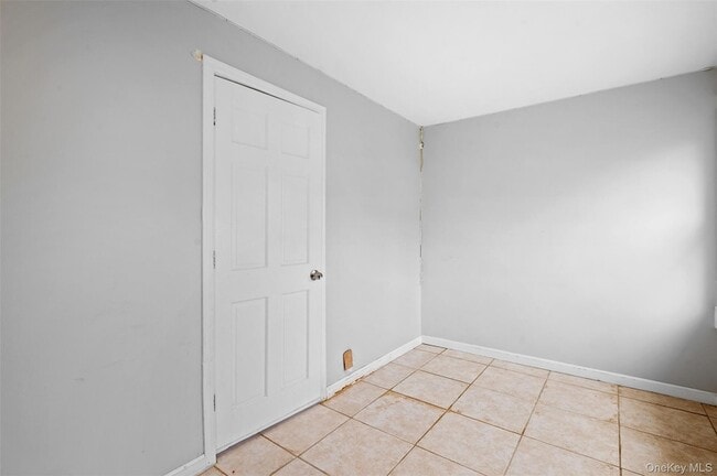 Building Photo - 5 Lincoln St