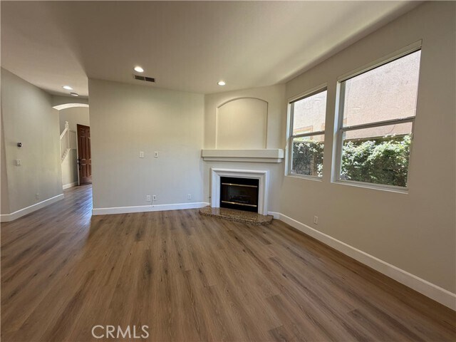 Building Photo - 18 Mineral King
