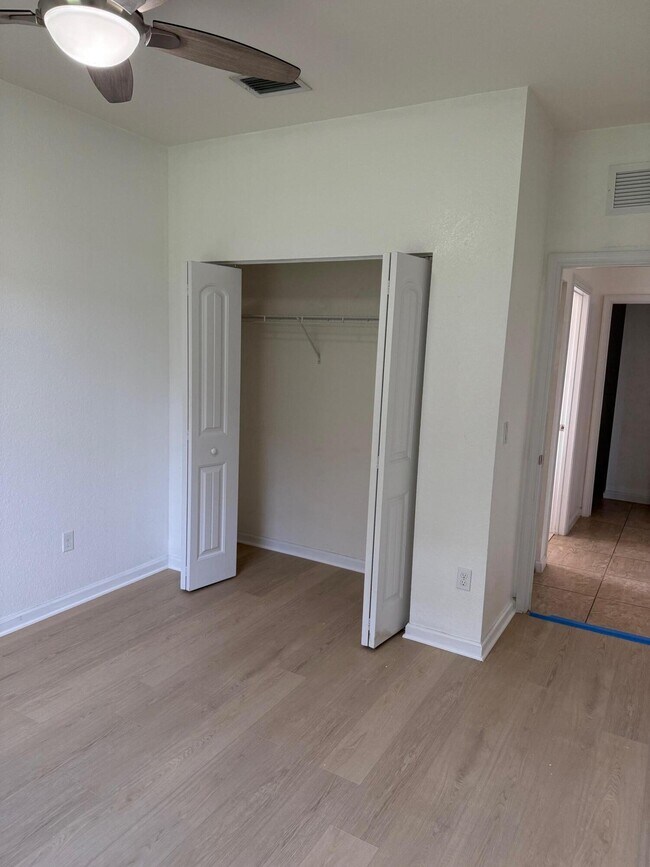 Building Photo - 9333 Silent Oak Cir