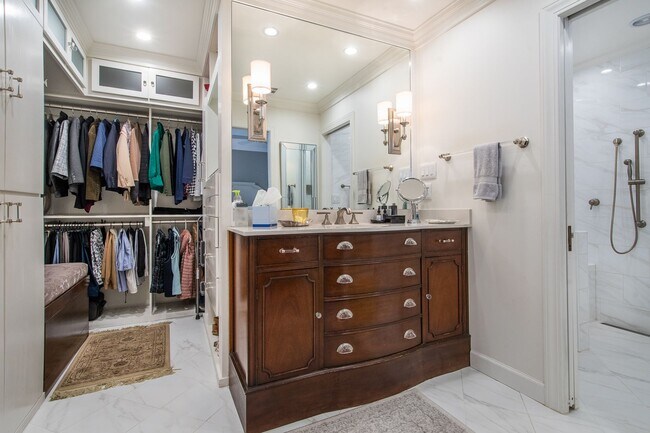 Building Photo - Immaculate Snee Farm Townhome for Rent!