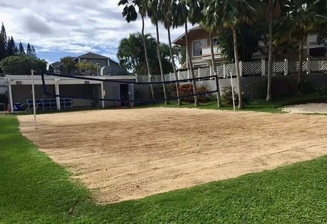 Building Photo - Renovated 2 bedroom Townhome in Highly Des...