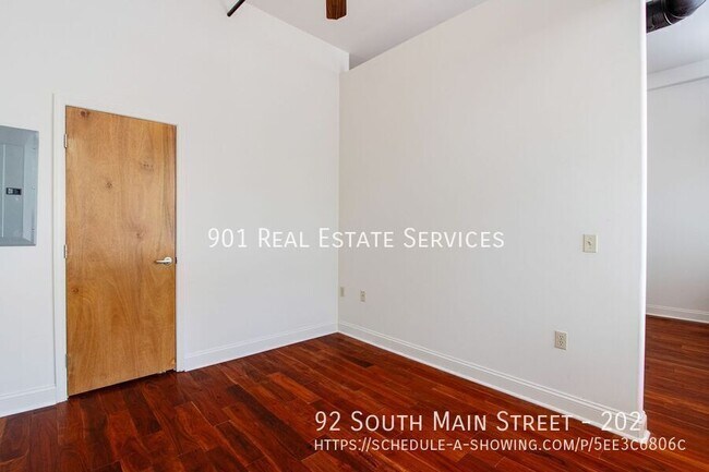 Building Photo - 92 S Main St