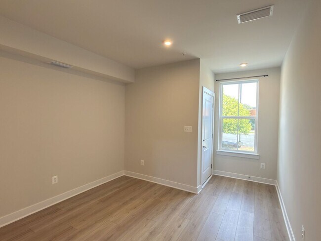Building Photo - 14441 Albemarle Point Pl