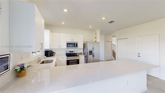 Building Photo - 2333 SE 28th St