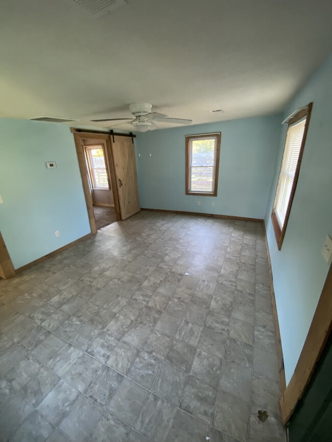 Building Photo - 214 E Williams St