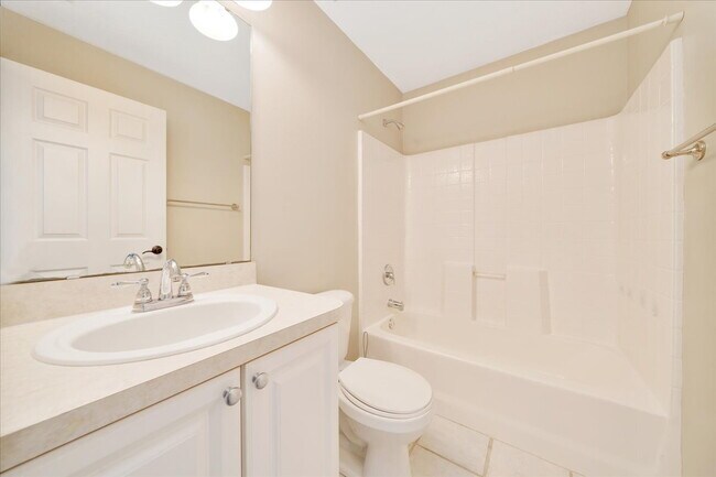 Building Photo - Spacious 3-Bed, 2-Bath Home for Rent in SW...