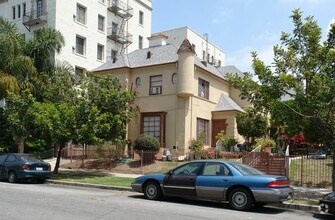 Building Photo - 848 S Hobart Blvd
