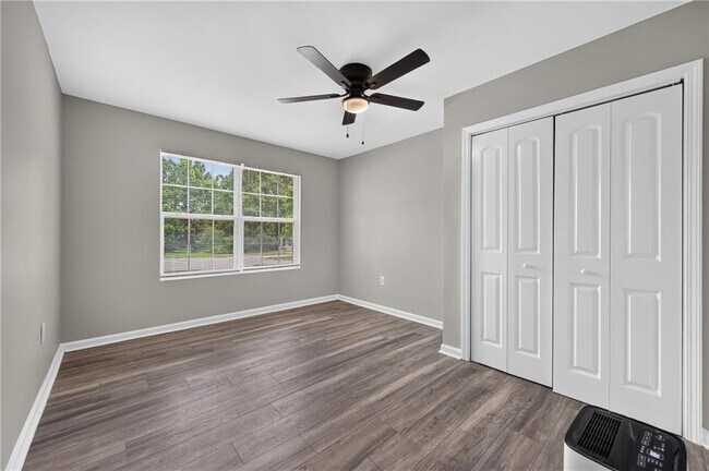 Building Photo - 437 Waterbury Way