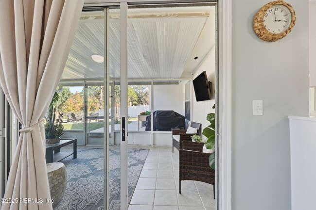 Building Photo - 2143 Lady Di Ln