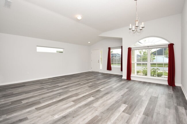 Building Photo - Modern 3BR/2BA Home in Desirable Westchest...