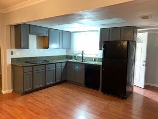 Building Photo - 232 Catalini St