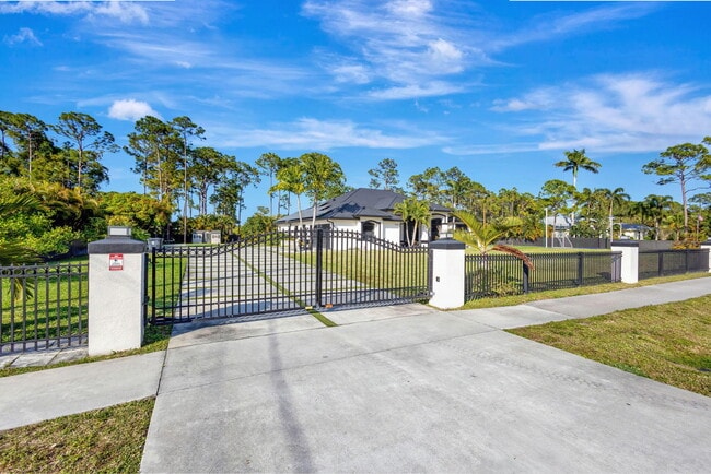 Building Photo - 13803 Citrus Grove Blvd