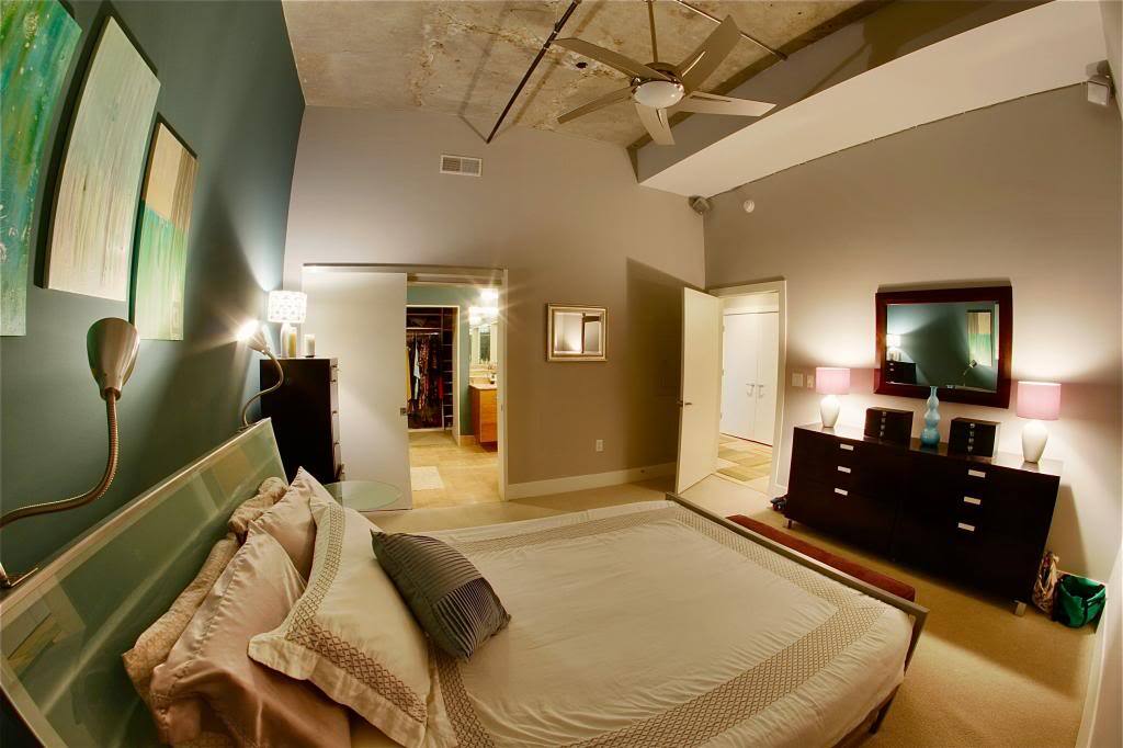 Master Bedroom - 4100 Forest Park Ave