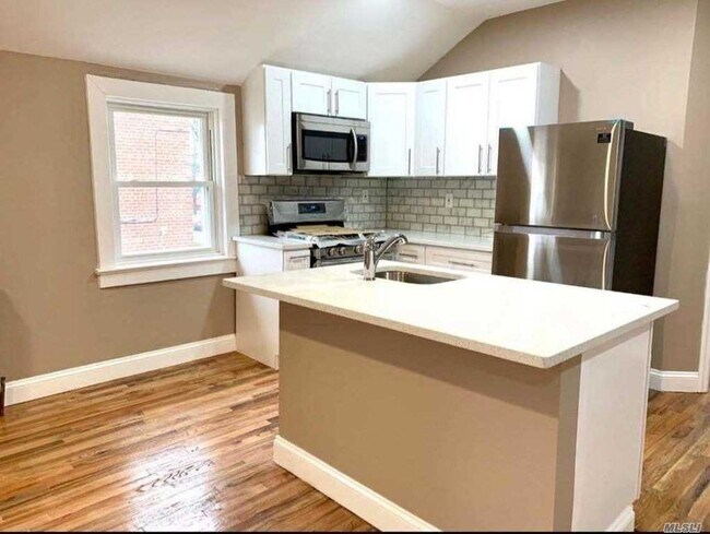 Building Photo - 4156 Bruner Ave