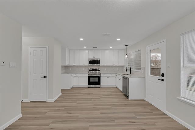 Building Photo - 438 Stanley Falls Dr
