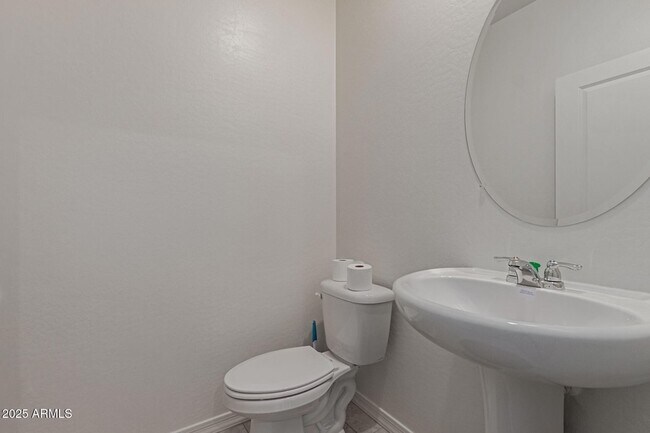 Building Photo - 20004 W Badgett Ln